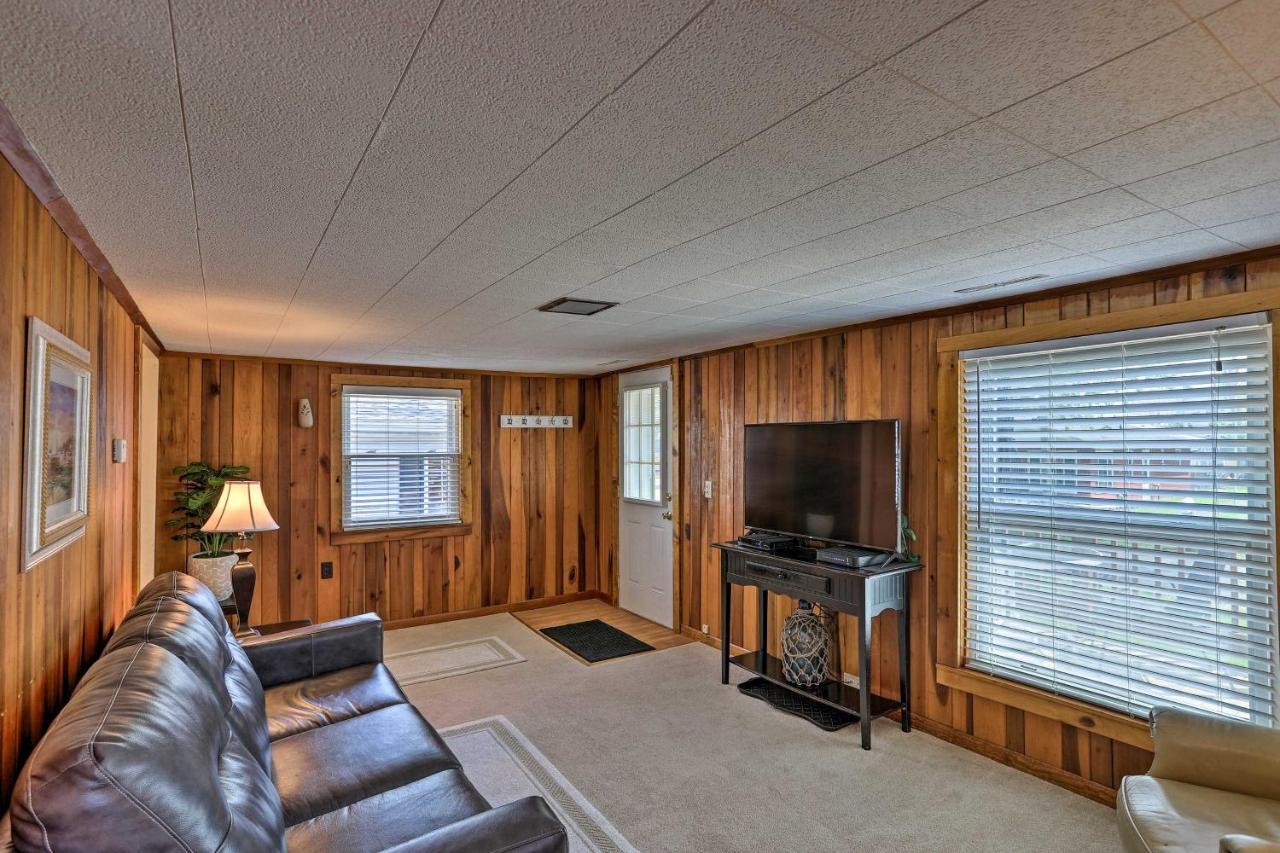 Home With Lake-View Deck By Camp Perry And Magee Marsh Port Clinton Exterior foto